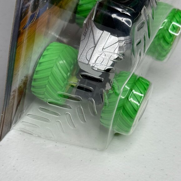 Monster Jam Alien Invasion Diecast Monster Truck Spin Master Series 7 - Picture 8 of 9